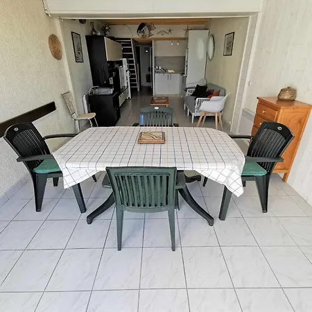Marina - 3 Pieces 6 Couchages Port Mae-5644 *
