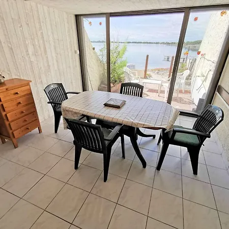 Marina - 3 Pieces 6 Couchages Port Mae-5644 לאוקאט